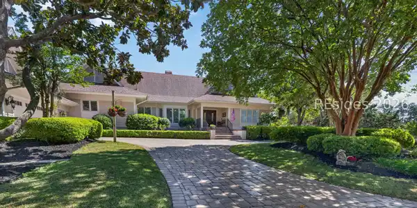 10 Long Marsh Lane