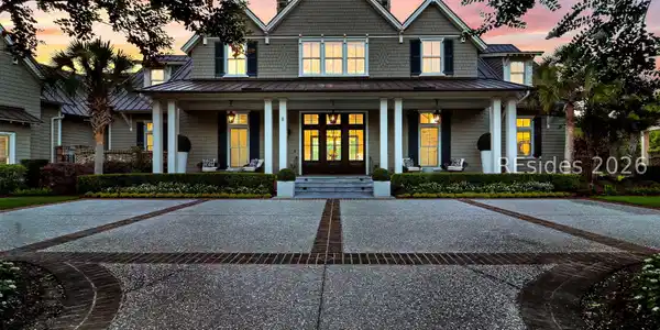 Image 3: Front exterior Image 3: Front exterior