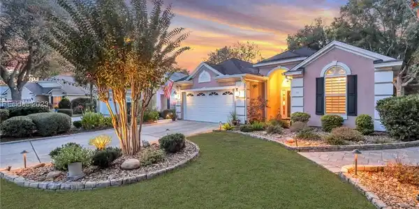 10 Bridle Path Lane