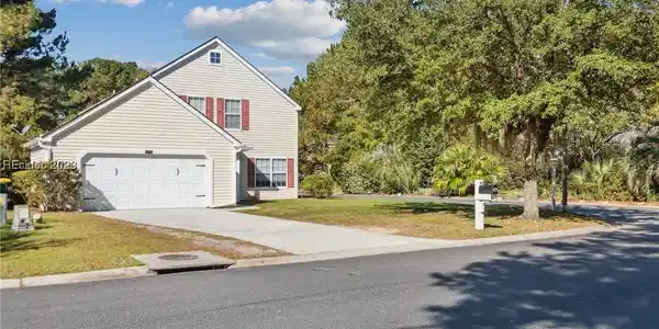 675 Farm Lake Dr