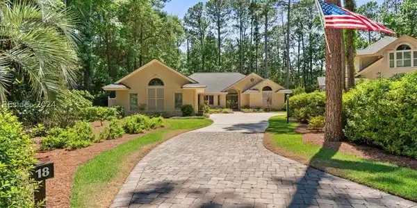 18 Stonegate Court
