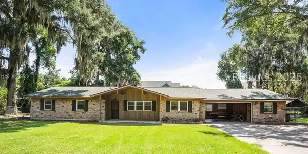 2525 Azalea Drive