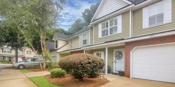 323 Cross Road