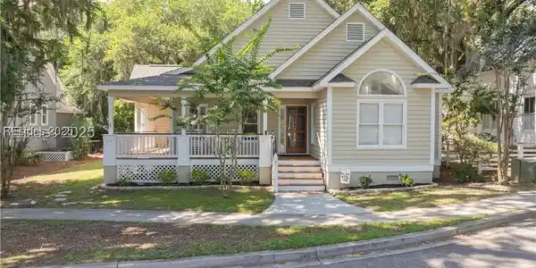 7 Holbrook Drive