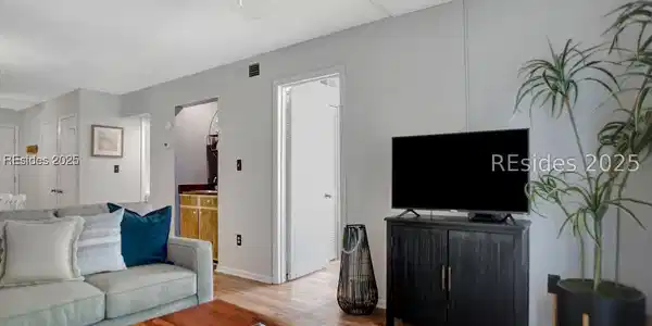 Image 4 Image 4