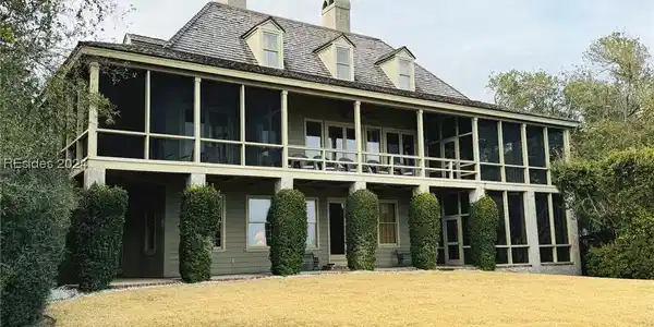 40 Planters Row