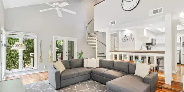 20 Queens Folly Road