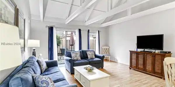 45 Queens Folly Road