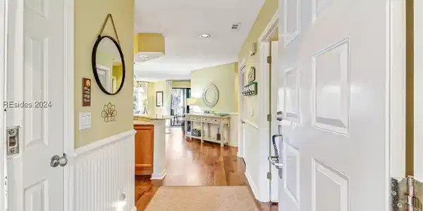 200 Colonnade Drive
