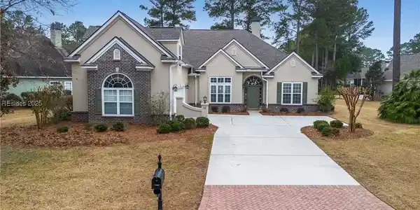 16 Stonehedge Way