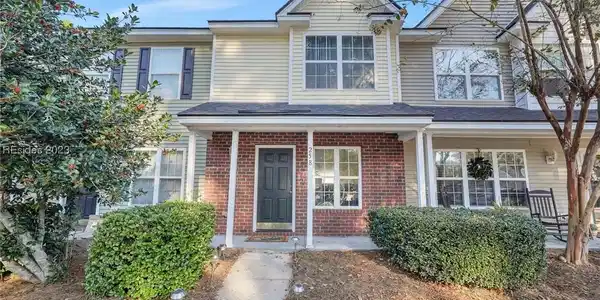258 North Circle