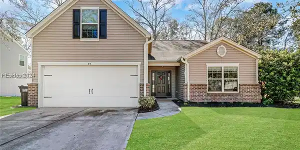 39 Mary Elizabeth Drive