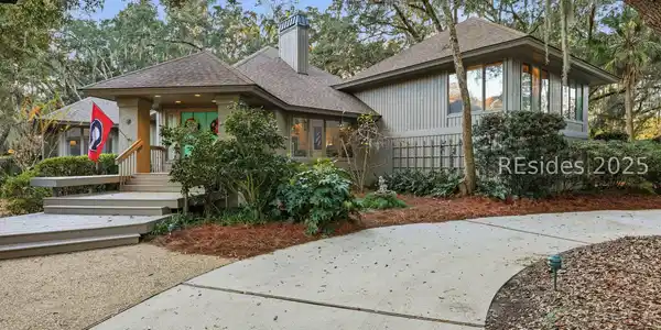 1 Oak Creek Drive