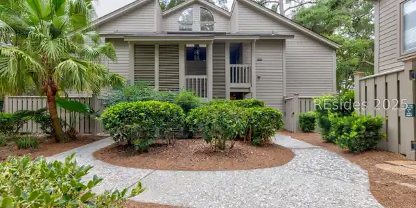 20 Queens Folly Road