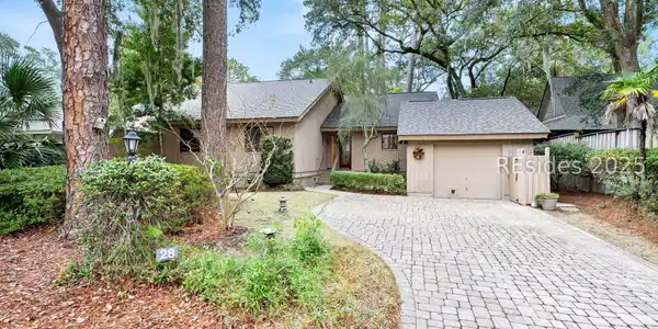 28 Oak Court