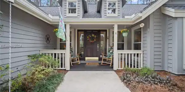 6 Bridle Court