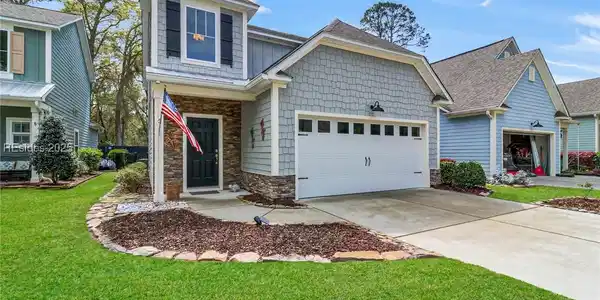 6 Circlewood Drive
