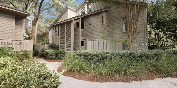 20 Queens Folly Road
