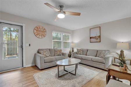 400 Wm Hilton Parkway
