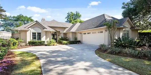 20 Country Club Court