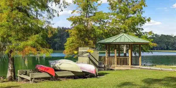 10 Bellinger Lake Lane