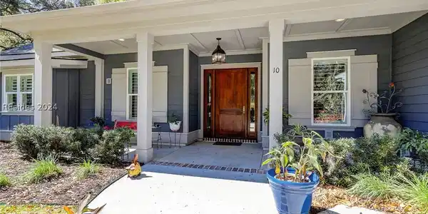 10 Dahlgren Lane