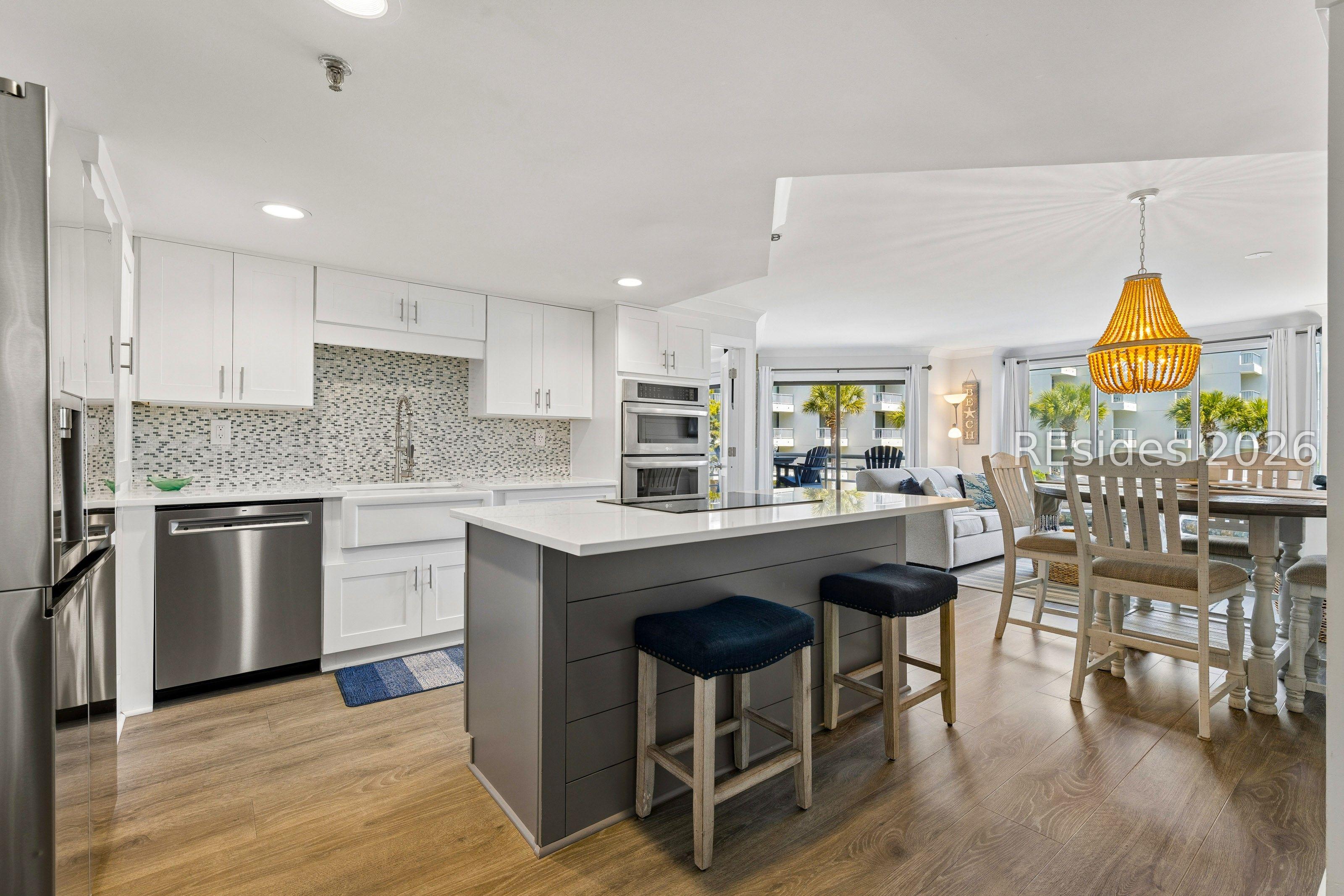 Image 2: Kitchen with Large Island