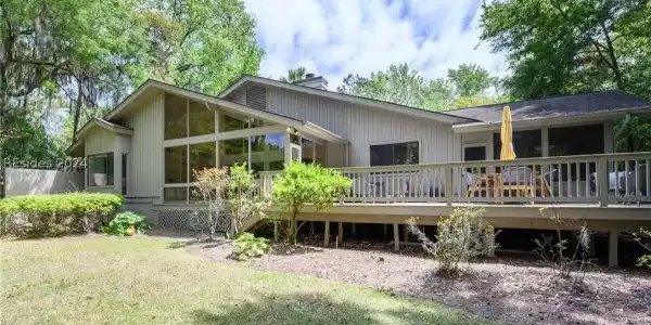 25 Acorn Lane