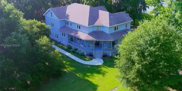 1611 Charleston #A Drive