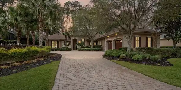 16 Bellereve Drive