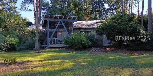 29 E Myrtle Court