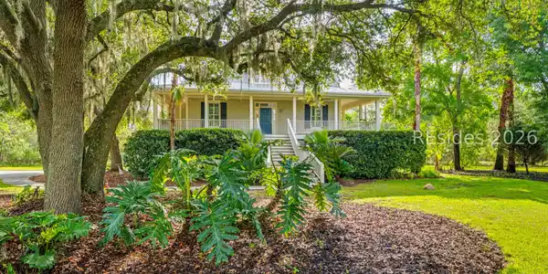 2 Turnstone Drive N