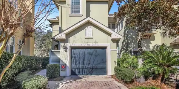 25 Seagrass Landing Court