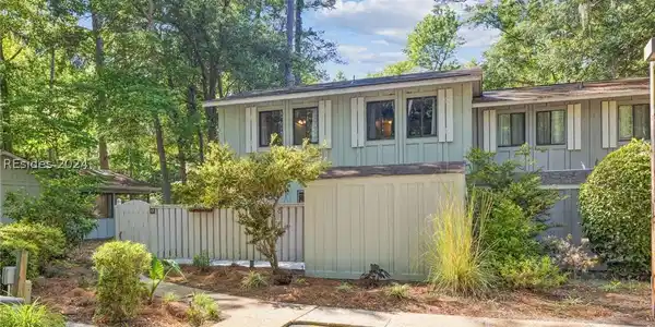 17 Broomsedge Court