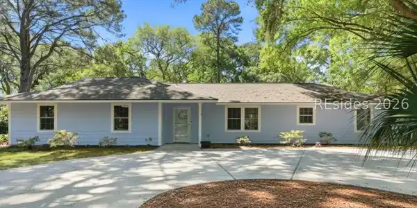 6 Audubon Place