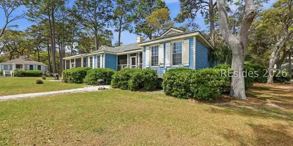 120 Ave Of Oaks