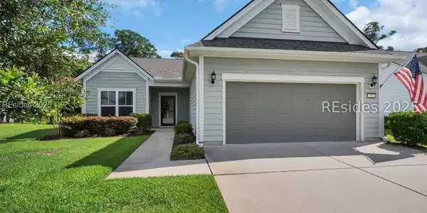 35 Heathrow Avenue