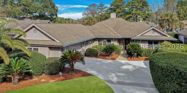 6 Country Club Court