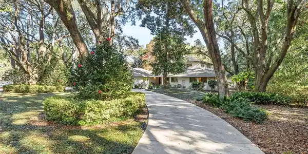 40 N Port Royal Drive