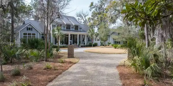 11 Trout Hole Road