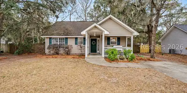 15 Mary Elizabeth Drive