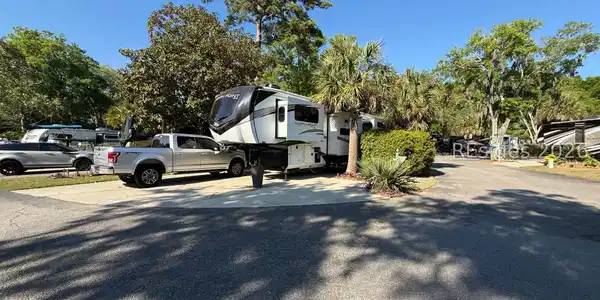 43 Jenkins Island