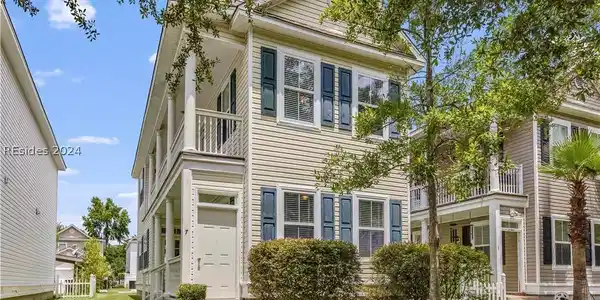 7 Abbey Avenue