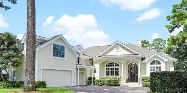 12 Hunting Court