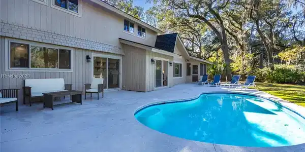 44 Willow Oak Road W