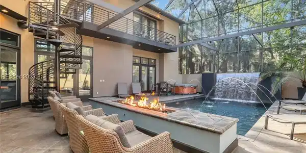 17 Firethorn Lane