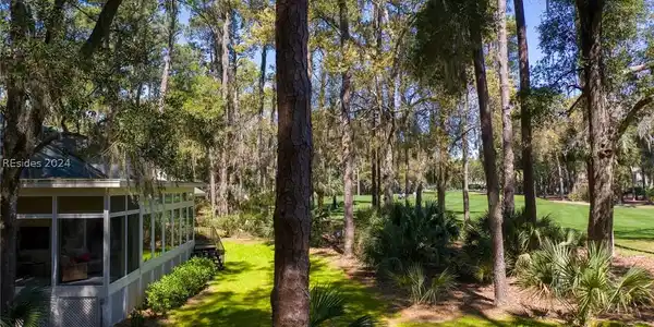 1 Berwick Ct