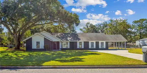 2208 Salem Drive E