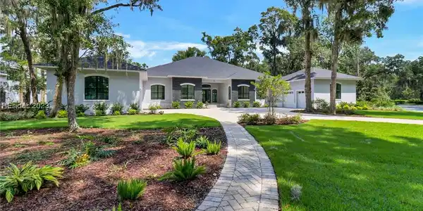 40 Oak Tree Road