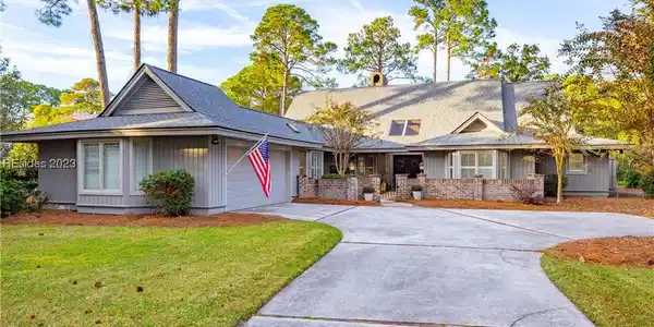 21 Oyster Bay Place